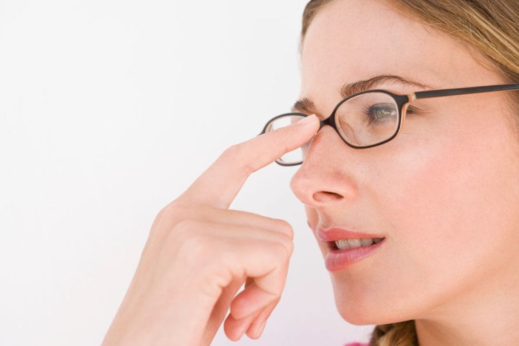 How to Adjust Your Eyeglasses for Maximum Comfort | 1-800-GET-LENS